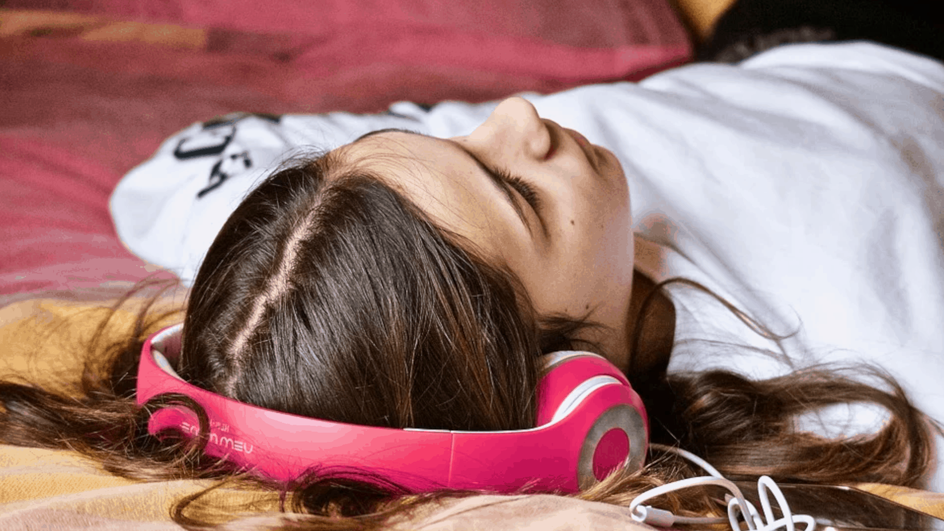 girl listening to music with headphones